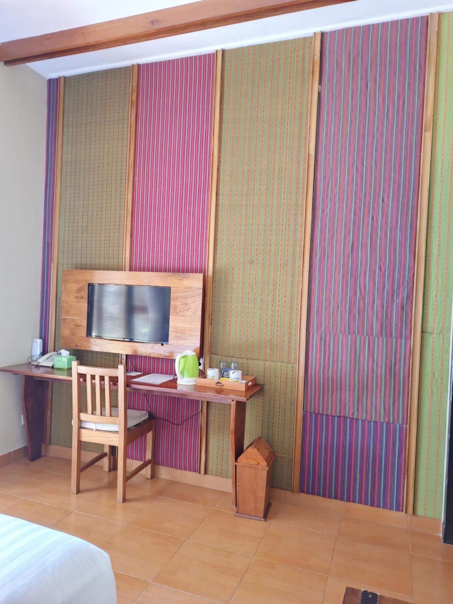 Spring Hill Hotel Ruteng Eksteriør bilde